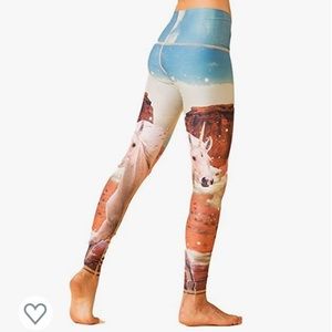 TEEKI Unicorn hot pants yoga leggings, XS